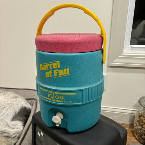 Vintage Igloo Barrel of Fun 2 Gallon Cooler Made on Texas. USA Pink Teal Yellow main image 6